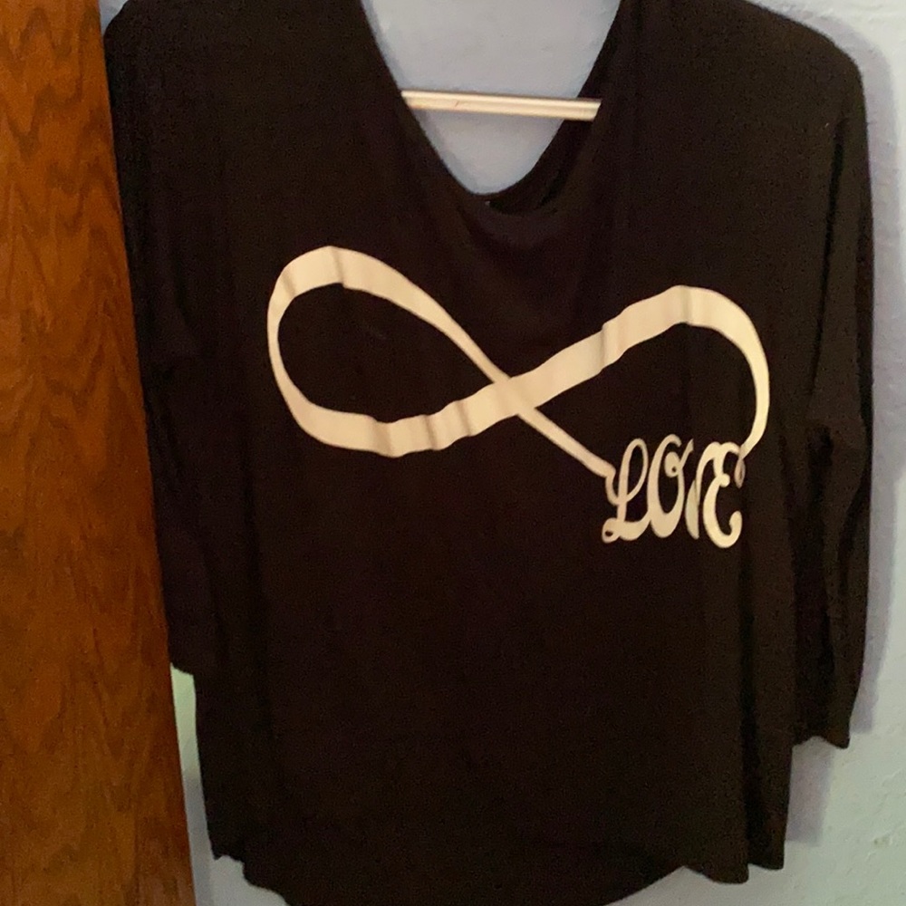 Black half sleeve tee